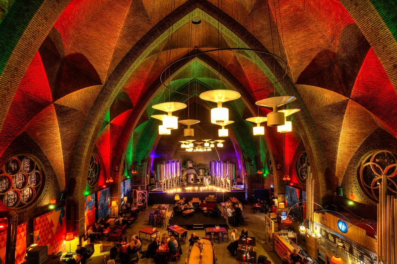 ANNA - borrelen in een kerk